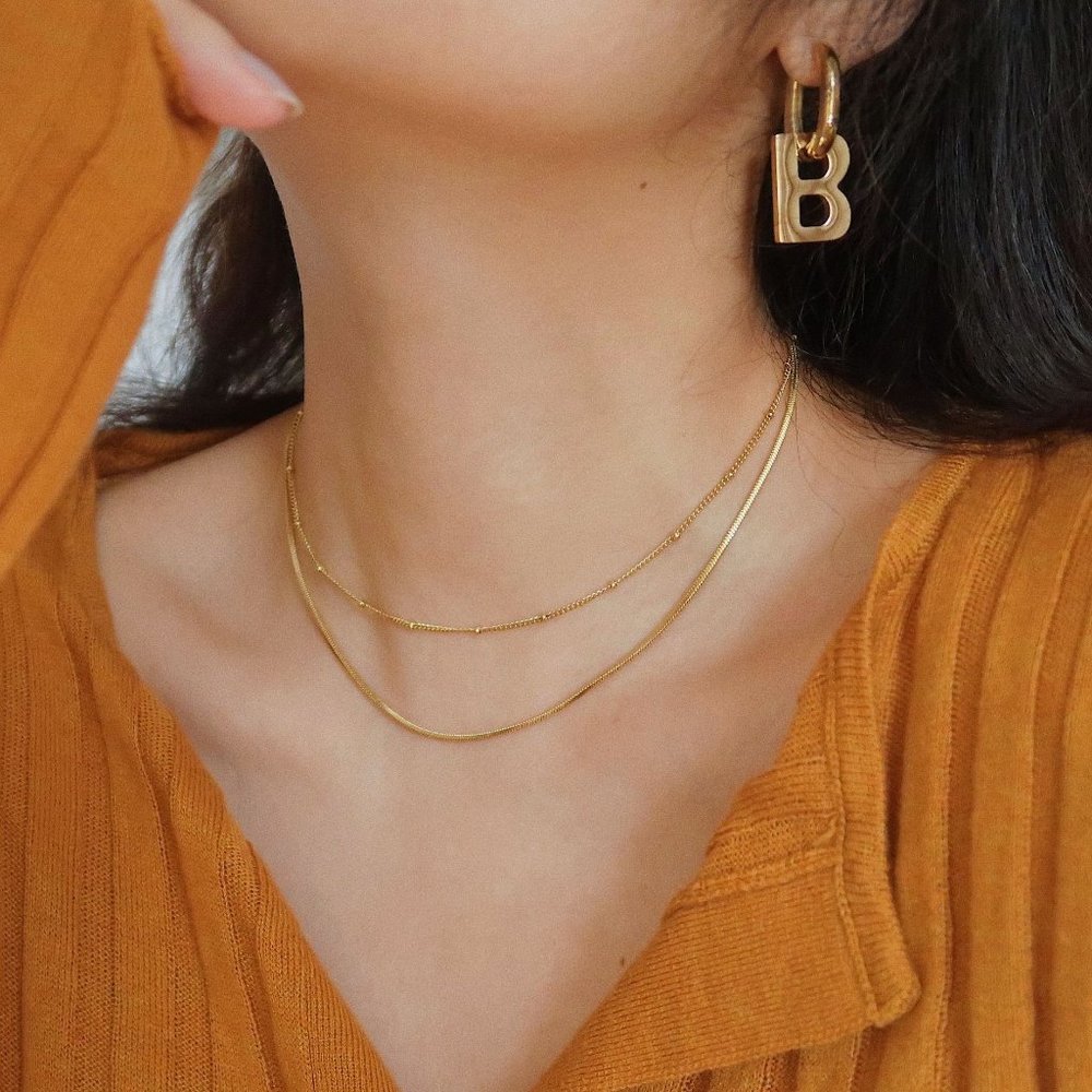 NEW 18K Gold Plated Letter B Oval Hoop Earrings - Picture 8 of 8